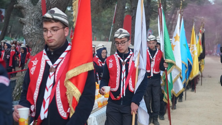 53 ilden 3 bine yakın izci Çanakkale’de 57. Alay’ın izinden yürüdü