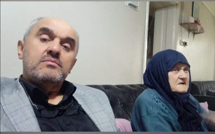 Küçük Esence Mahallesi Muhtarı Lütfi Tetik’in Annesi Hikmet Tetik geçirdiği rahatsızlık sonucu hayatını kaybetti.