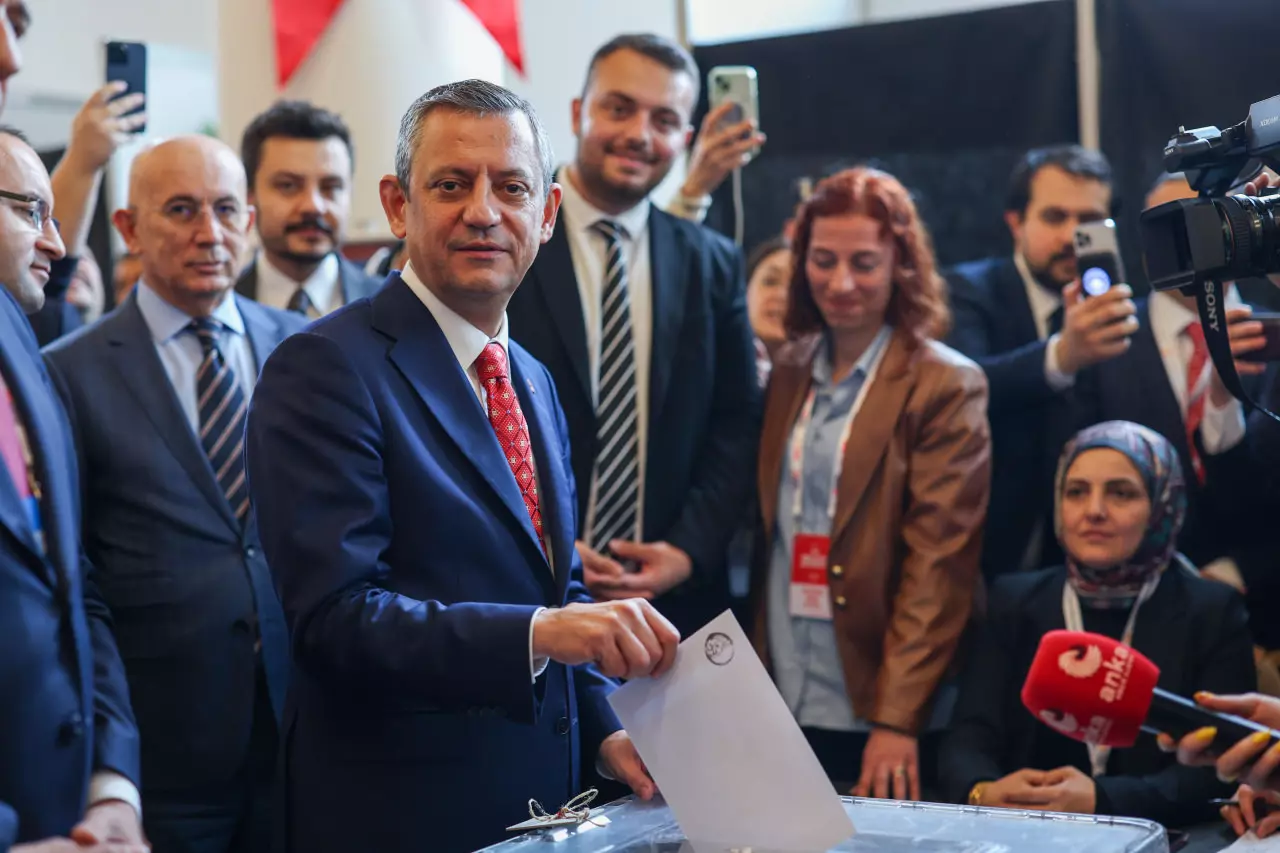 CHP’nin 21. Olağanüstü Kurultayı’nda Özgür Özel yeniden genel başkan seçildi