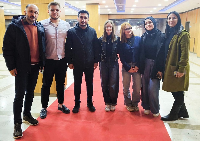 “MİKROFON SENDE 3” SES YARIŞMASINDA YARI FİNAL HEYECANI