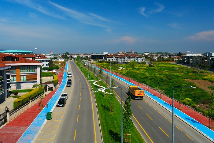 Büyükşehir’den şehrin dört bir yanına ‘yeşil’ dokunuş: 13 ayda tam 2 bin 447 ağaç toprakla buluştu