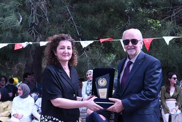 İşletme Fakültesinde Mezun-Öğrenci Buluşması