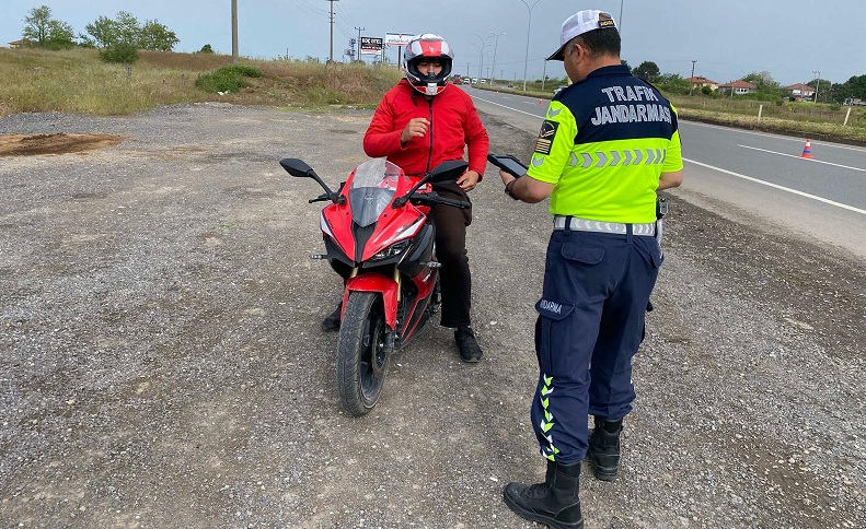 Abart Egzoz ve Akrobatik Hareketlere Geçit Yok.