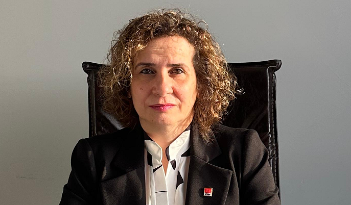 CHP Serdivan İlçe Başkanı Nalan Yedekçi, yaptığı açıklamayla Haldızoğlu’na tepki gösterdi