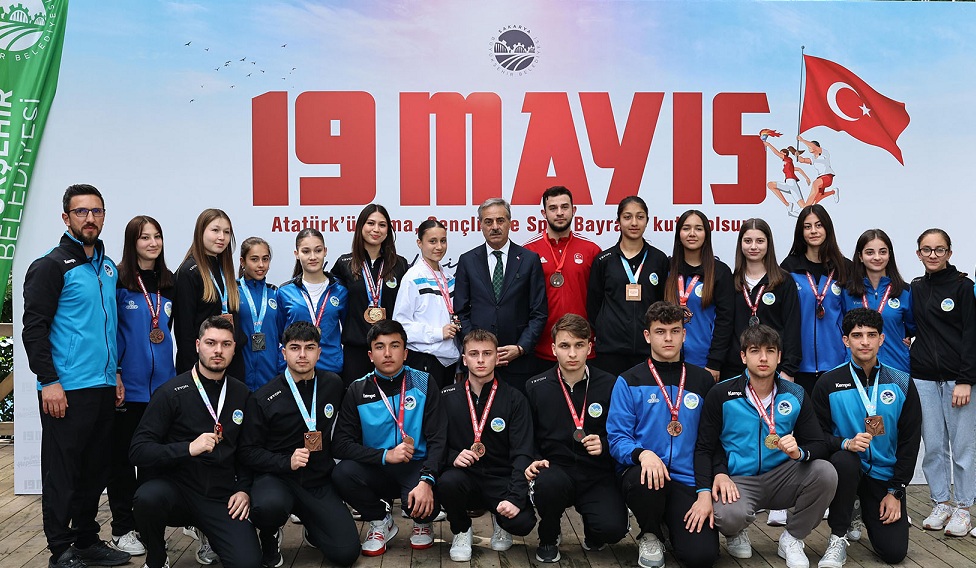 Başkan Yusuf Alemdar, sporun şampiyonlarıyla buluştu