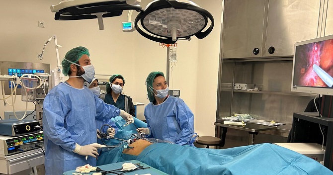 Serdivan Devlet Hastanesi’nde ilk kapalı kasık fıtığı ameliyatı gerçekleştirildi