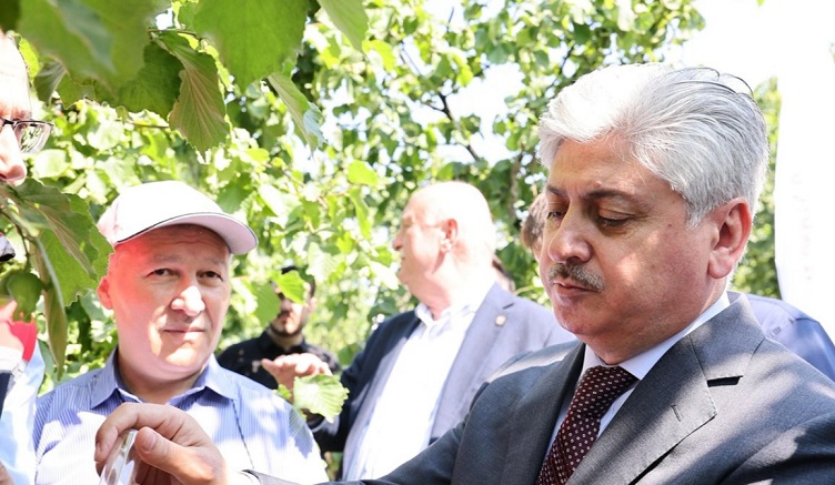 Vali Doğan Akyazı İlçesinde Temaslarda Bulundu