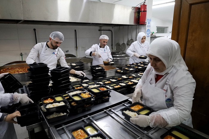 Büyükşehir bayramın bereketini ihtiyaç sahiplerinin sofrasına ulaştıracak