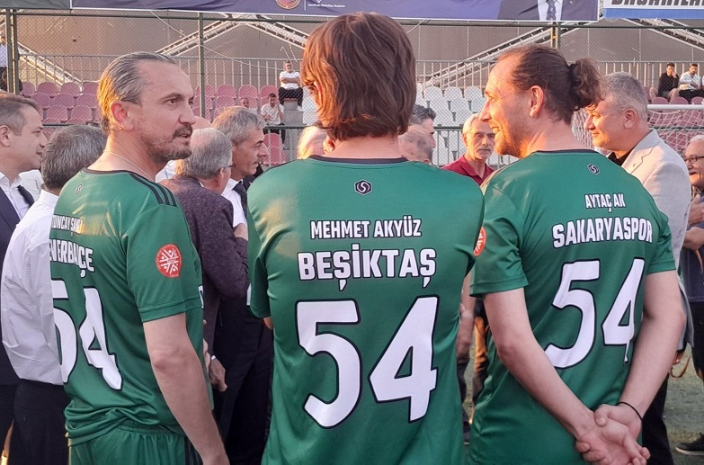 Olgunlar Futbol Turnuvası, Şöhretler Karması maçıyla başladı