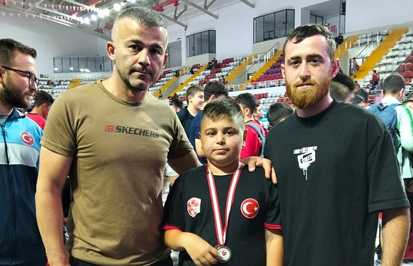 Sapanca Belediyesi Güreş Takımı Şampiyonluğa Doymuyor