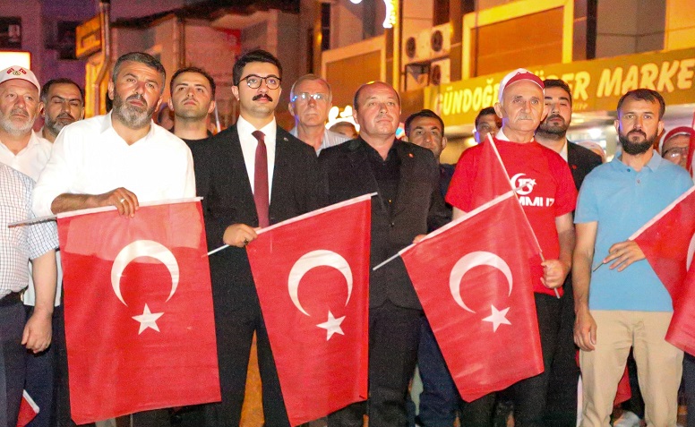 Ferizli Tek Yürek Oldu: Zaferin Adı Türkiye!