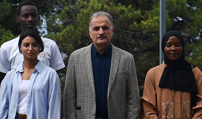 Rektör Prof. Dr. Hamza Al, Uluslararası Öğrencilerle Bir Araya Geldi