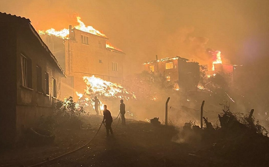 GEYVE  TAŞOLUK KÖYÜ YANIYOR