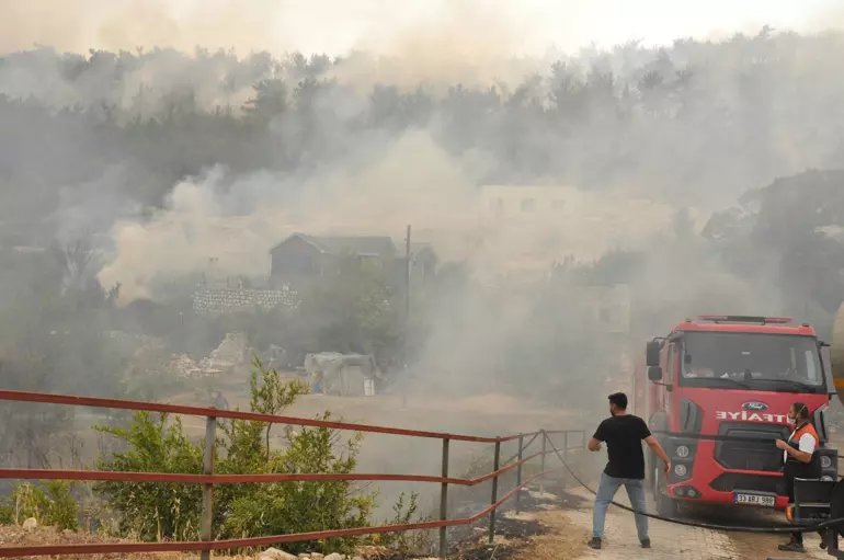 Orman yangınlarına müdahale sürüyor… ‘Alarm durumundayız’