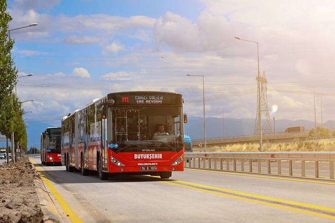 Mutlu Işıksu Büyükşehir Meclisinde konuştu: “Metrobüs hattı popülist bir anlayışla değil, enine boyuna çalışılmış bir yatırımdır”