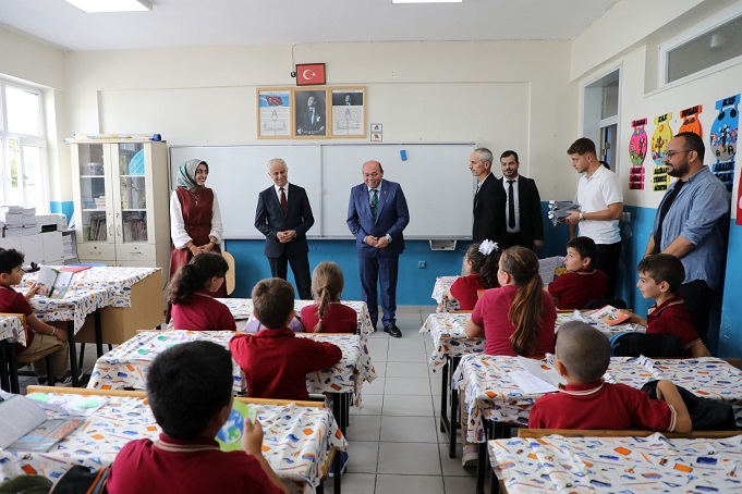 Ferizlide İlk Ders Zili 4 Bin 298 Öğrenci İçin Çaldı