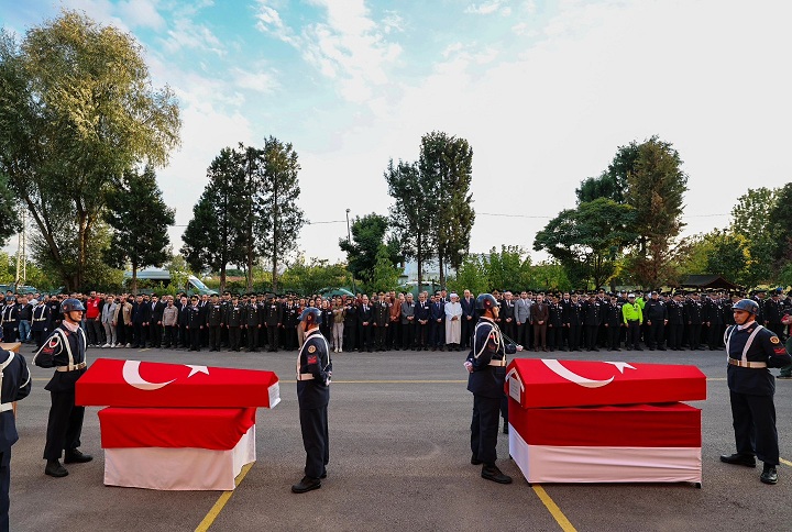 Şehitler J.Asb.Kd.Çvş. Tacettin Gün ve J.Asb.Kd.Çvş. Hakkı Eryılmaz  memleketlerine uğurlandı