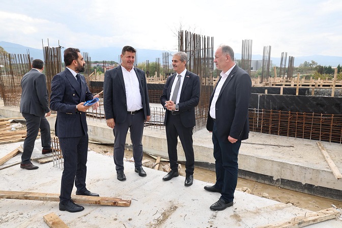 Başkan Alemdar, Soykan ile birlikte Akyazı’da yatırımları inceledi