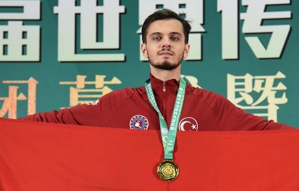 Büyükşehir sporcuları Çin’de Dünya Şampiyonu oldu