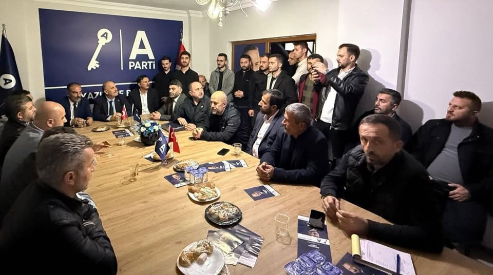 Anahtar Parti’ye Sakarya’da Büyük Katılım: “Varolsun Teşkilat!”
