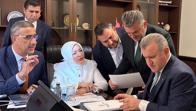 BAŞKAN İSHAK SARI’DAN KARASU’YA SPOR YATIRIMI MÜJDESİ