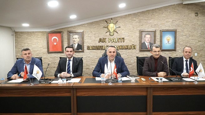 AK Parti Sakarya Teşkilatı’nda Değerlendirme Toplantıları Yapıldı