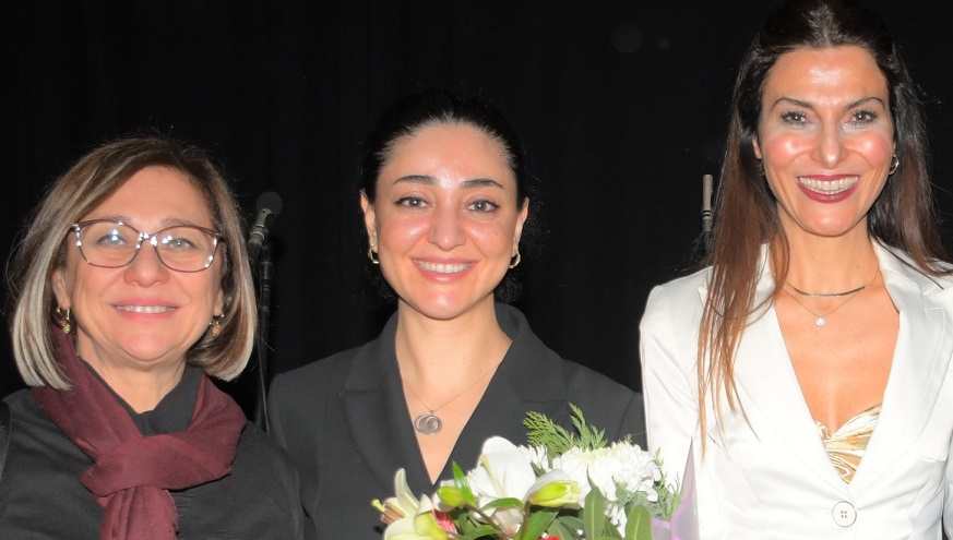 ‘Ege’nin Hekimleri Söylüyor’ adlı konserin geliri eğitim bursu olarak bağışlandı.