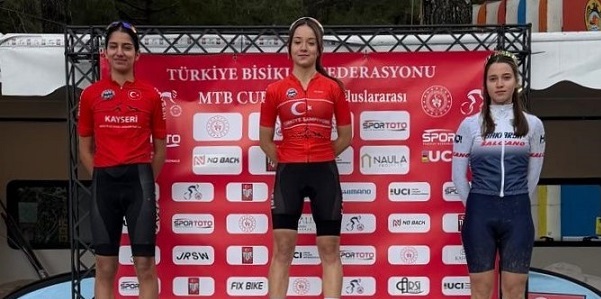 Büyükşehir’den çifte gurur: Atletizm ve bisiklette madalyaları topladılar