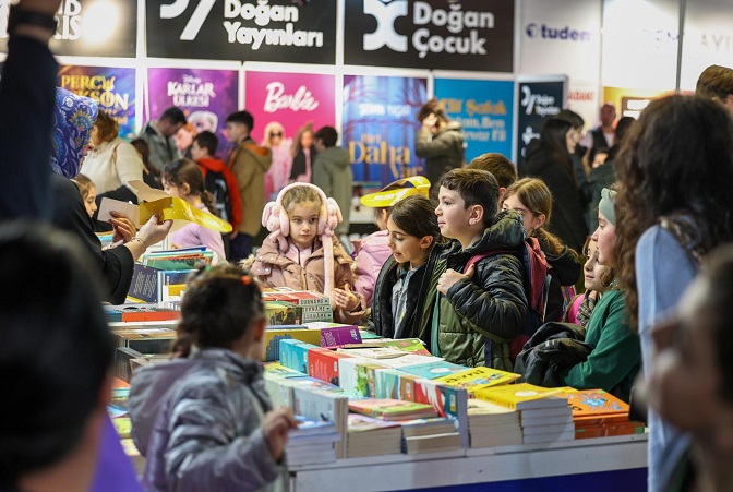 Sakaryada çocukların ufkuna ışık olacak edebiyat fuarı başladı