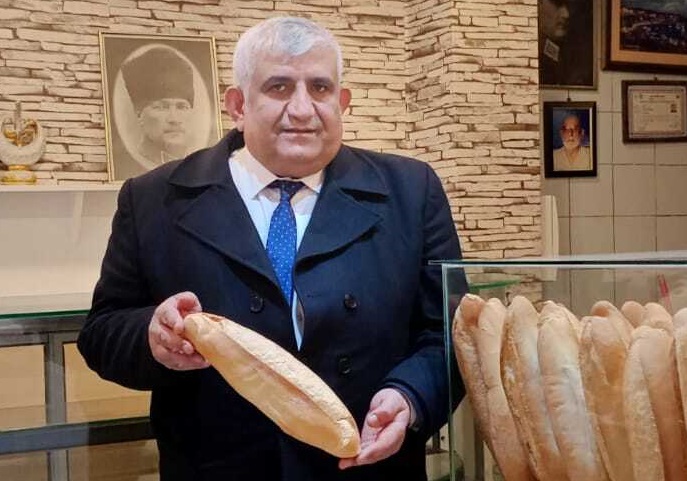 Ekşioğlu Ekmek  Fırınları İşletmecisi İş İnsanı Soner EKŞİOĞLU Sakarya54.net‘in 20. Yıl Dönümünü Kutladı