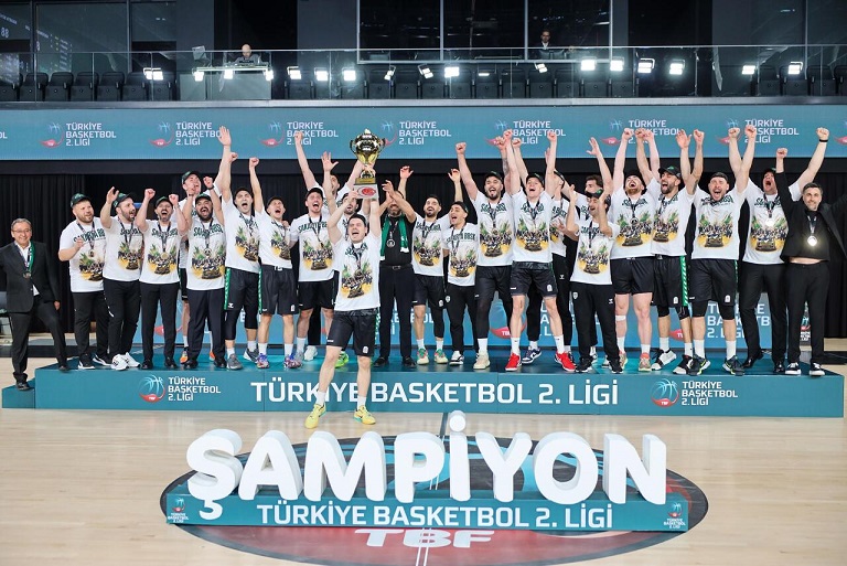 Şampiyon Büyükşehir Basketbol!