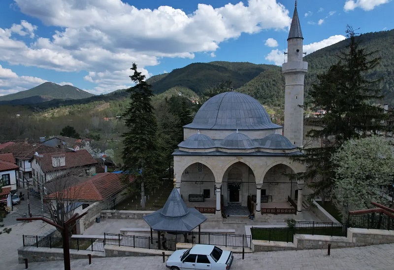 508 yıllık cami tarihe tanıklık ediyor