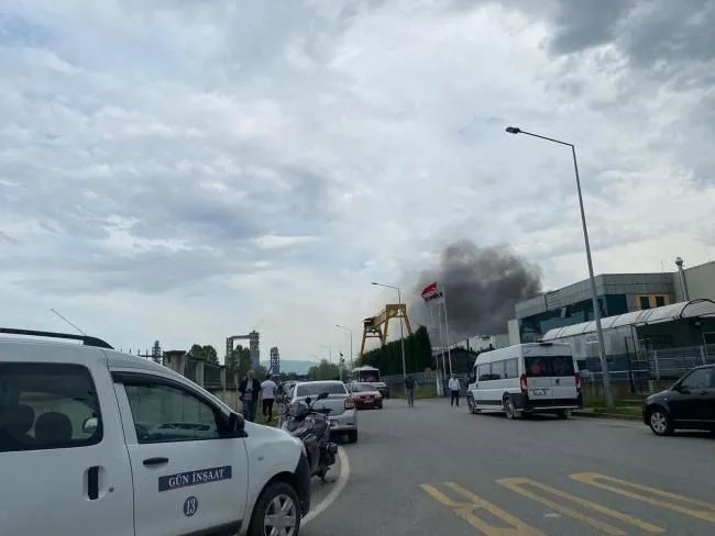 Hendek 2. OSB’de şiddetli patlama!