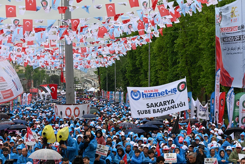 ULUDAĞ’IN GÖLGESİNDE HAK-İŞ’TEN TARİHİ 1 MAYIS