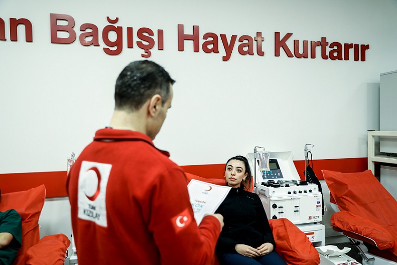 KIZILAY YILIN İLK 5 AYINDA 1,2 MİLYON ÜNİTE KAN BAĞIŞI ALDI 