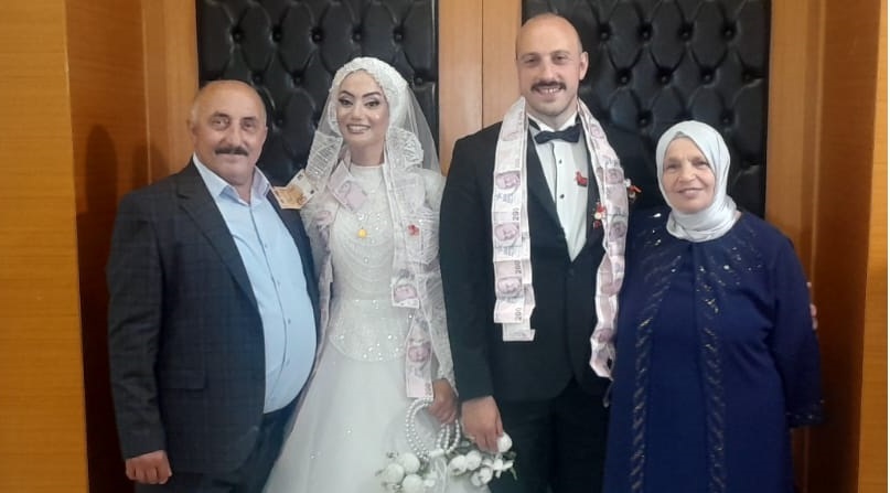 Ahmet Ertuğrul ve Raghda gerçekleşen muhteşem bir düğün töreni ile dünya evine girdiler.