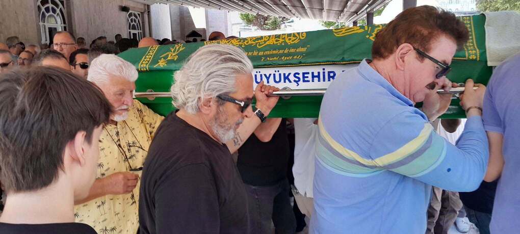 Kenan Mert son yolculuğa uğurlandı