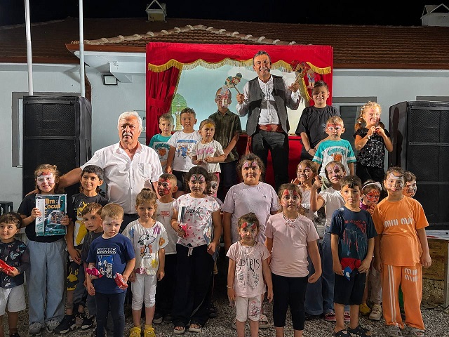Mahallemde Neşe Var, Akyazı ve Karapürçekte çocukları sevindirdi