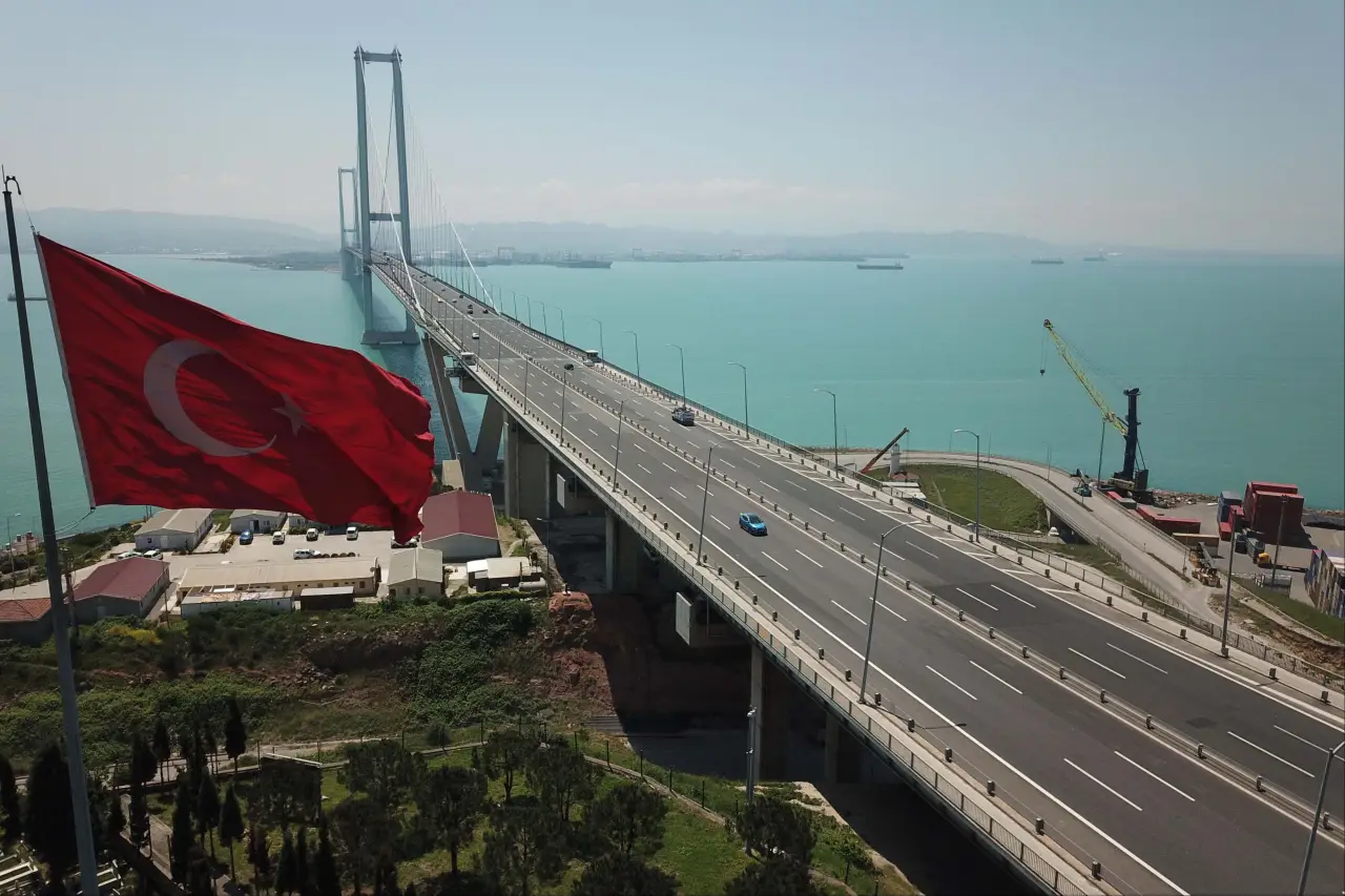 Çanakkale Köprüsü geçiş ücreti 5.560,00 TL’ye yükseldi.