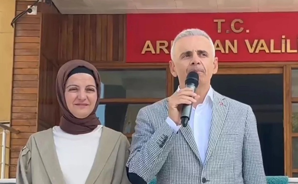 Ardahan Valisi Mehmet Fatih Çiçekli için düzenlenen veda töreninde duygusal anlar yaşandı
