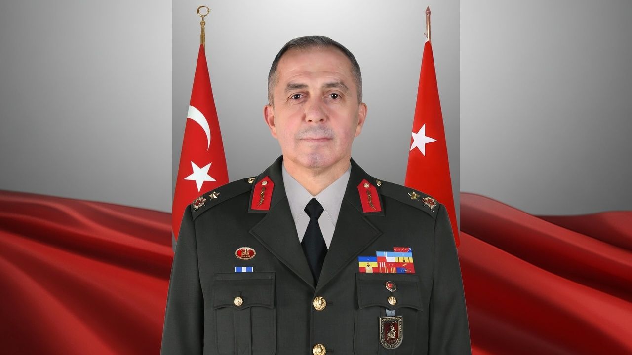 Adapazarı’nın Donatım semtinde doğup büyüyen Şener Kopal Tümgeneralliğe terfi etti.