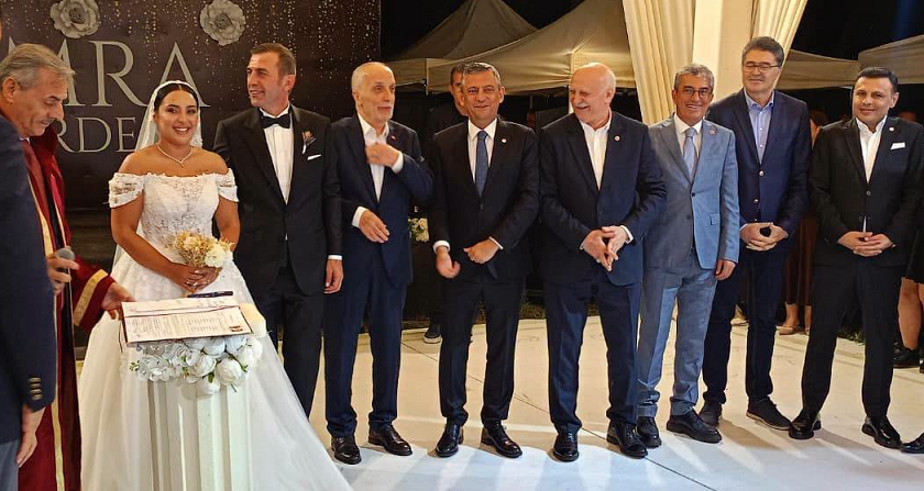 Yeni Parti Sakarya İl Başkanı Oğuz Can Curoğlu ile Eda Malkoç çiftinin nikahı gerçekleşti