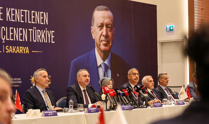 Abdulhamit Gül, Cumhurbaşkanımızın önünde adaylıkla ilgili engel yok
