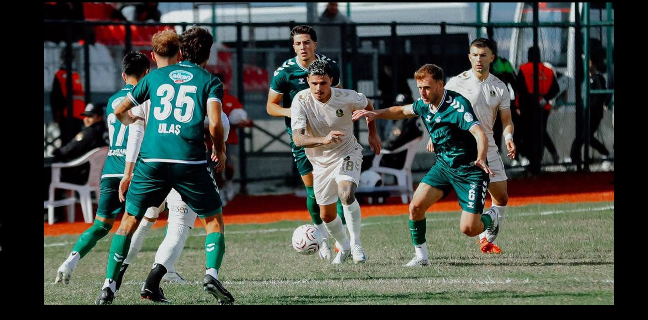 Sakaryaspor 5 te 5 yaptı Kırklarelispor 1 Sakaryaspor 3