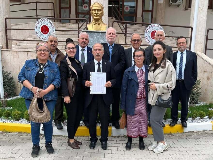 YENİ PARTİ AKYAZI İLÇE YÖNETİMİ MAZBATASINI ALDI