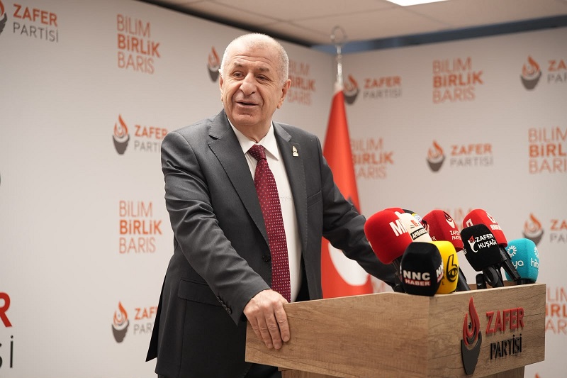 Prof. Dr. Ümit Özdağ, Türk Milleti Basın Toplantısında Türkiye gündemini değerlendirdi.
