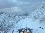 Büyükşehir’den güncel kar raporu: 31 yol açıldı, 4’ünde çalışma sürüyor