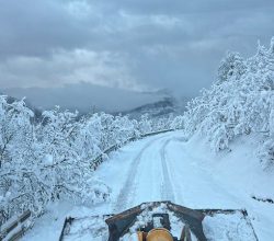 Büyükşehir’den güncel kar raporu: 31 yol açıldı, 4’ünde çalışma sürüyor