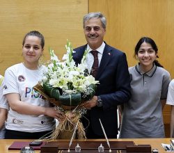 Başkan Alemdar, Figen Sakallıoğlu Anadolu Lisesi heyetini ağırladı