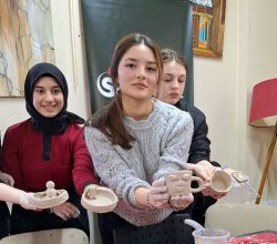 SAMEK’te minik eller mutfağa, gençler seramiğe dokundu